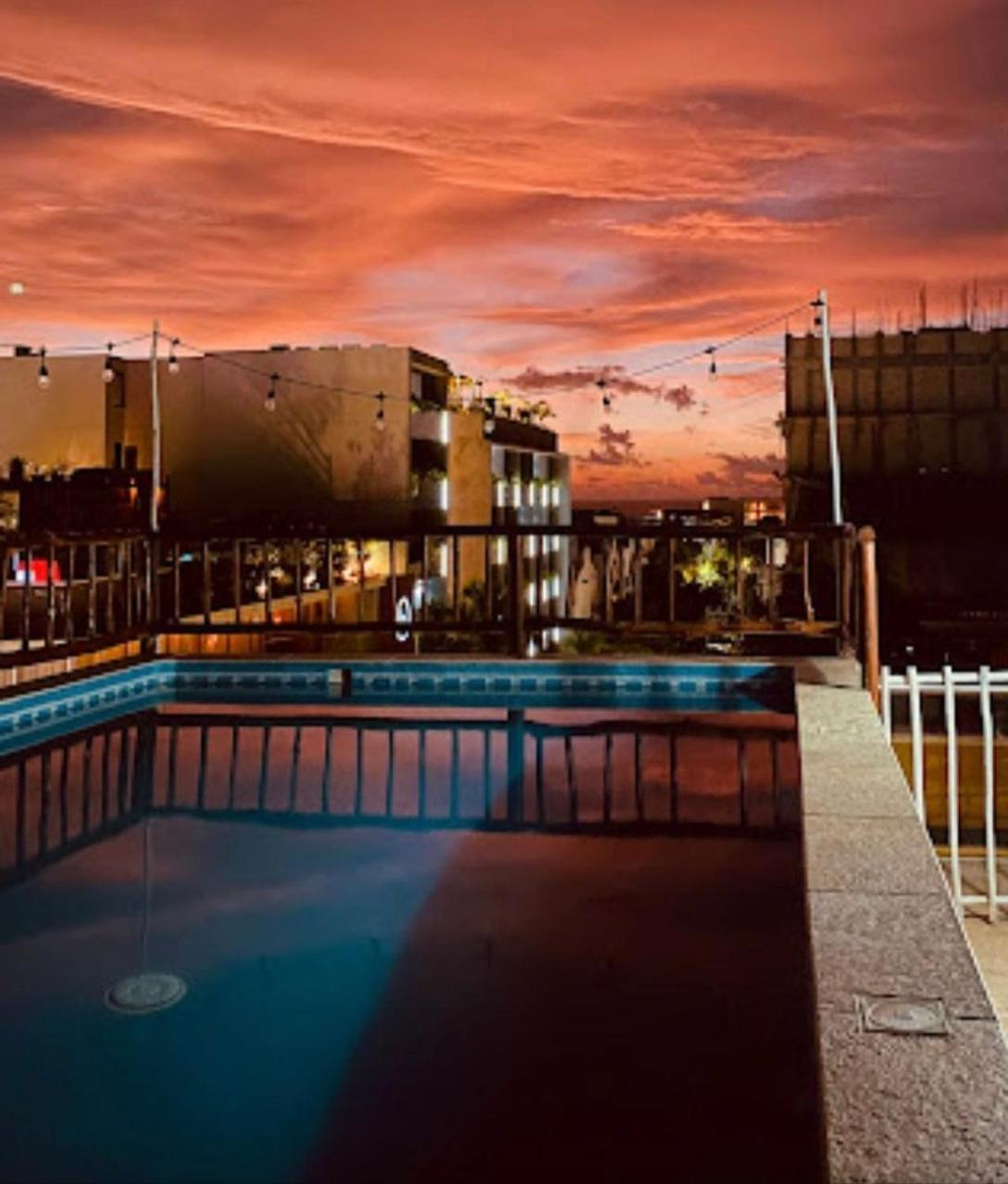 Chingon Anarchy Hotel & Roof Плайя-дель-Кармен Екстер'єр фото