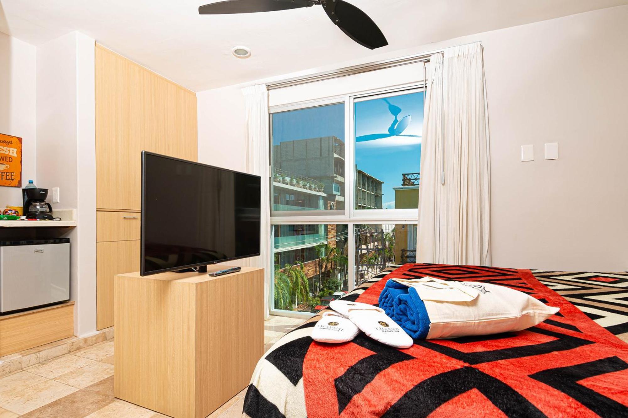 Chingon Anarchy Hotel & Roof Плайя-дель-Кармен Екстер'єр фото